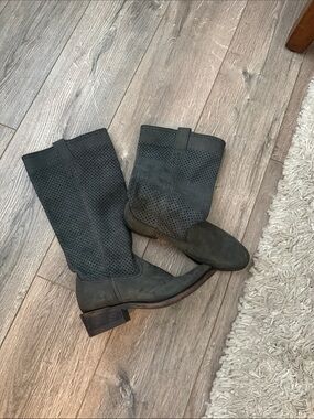 Corral Gray western boots (they are a soft black /grey color)